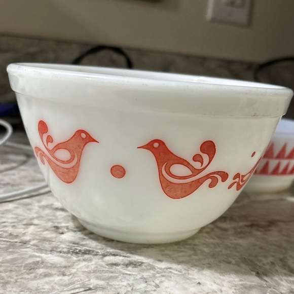 Vintage 1&1/2 pint “friendship” Pyrex - Picture 1 of 1